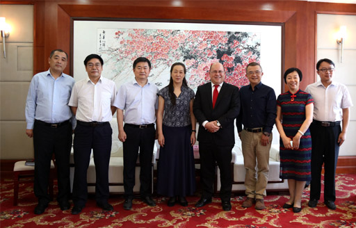 美国韦伯国际大学校长Keith Wade一行对我校友好访问