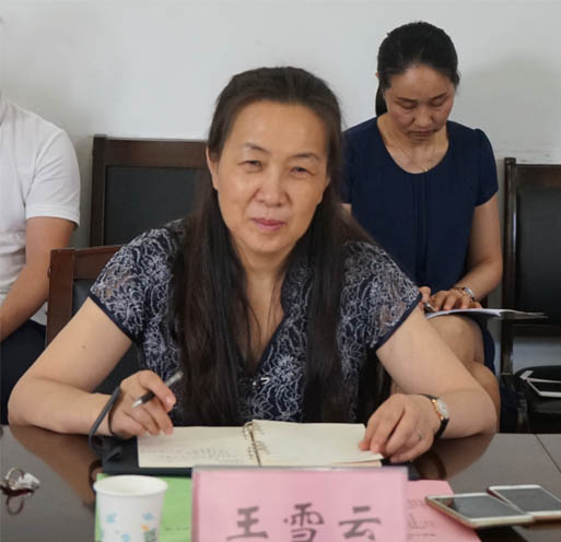 校党委副书记、校长王雪云代表校党委向督导组汇报我校统战工作