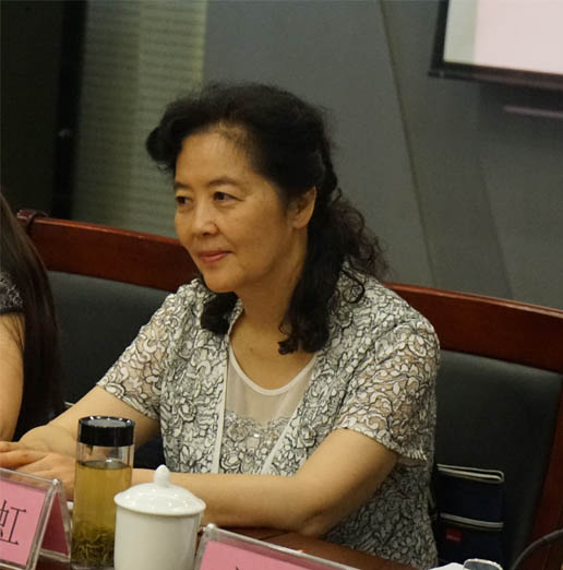 省人大常委会副秘书长、原学报编辑部主任闵虹在座谈会中发表讲话