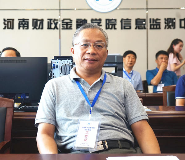 校长丁庭选听取招生录取工作进展情况汇报