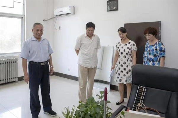 校长丁庭选、副校长李宝洲视察办公场所调整搬迁工作