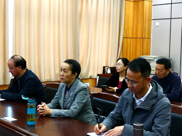 校党委书记王雪云调研学校思政课教学工作