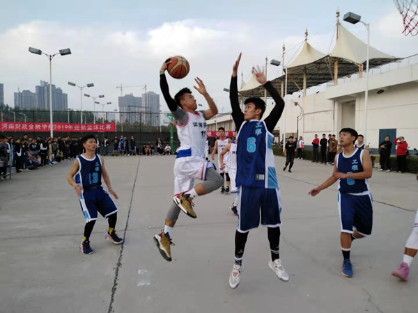 龙子湖赛区男子组第二阶段的精彩比赛瞬间