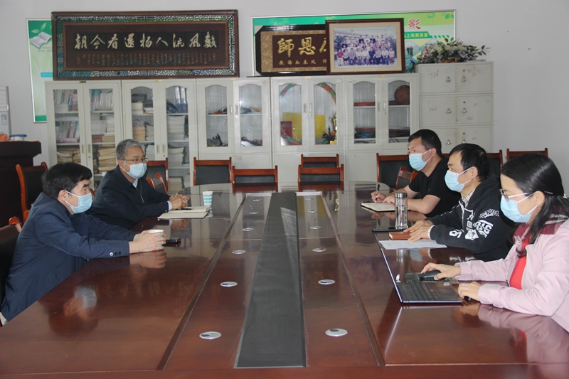 在教育科学学院交流指导