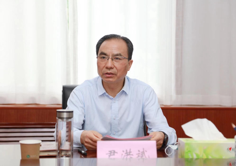 省委教育工委专职副书记尹洪斌讲话