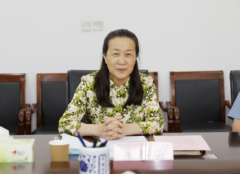 校党委书记王雪云汇报我校思想政治工作情况