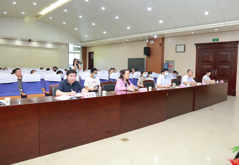 党委书记王雪云出席会议