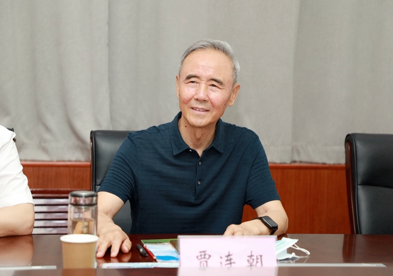 河南省人民政府原副省长、河南省第十届人民代表大会常务委员会副主任贾连朝讲话